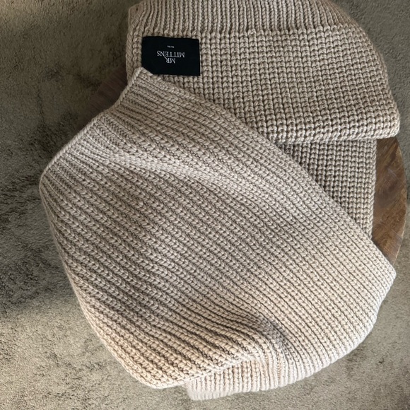 Mr. Mittens Billie Scarf One Size Taupe Chunky 100% Wool Knit Oversized - Picture 5 of 6